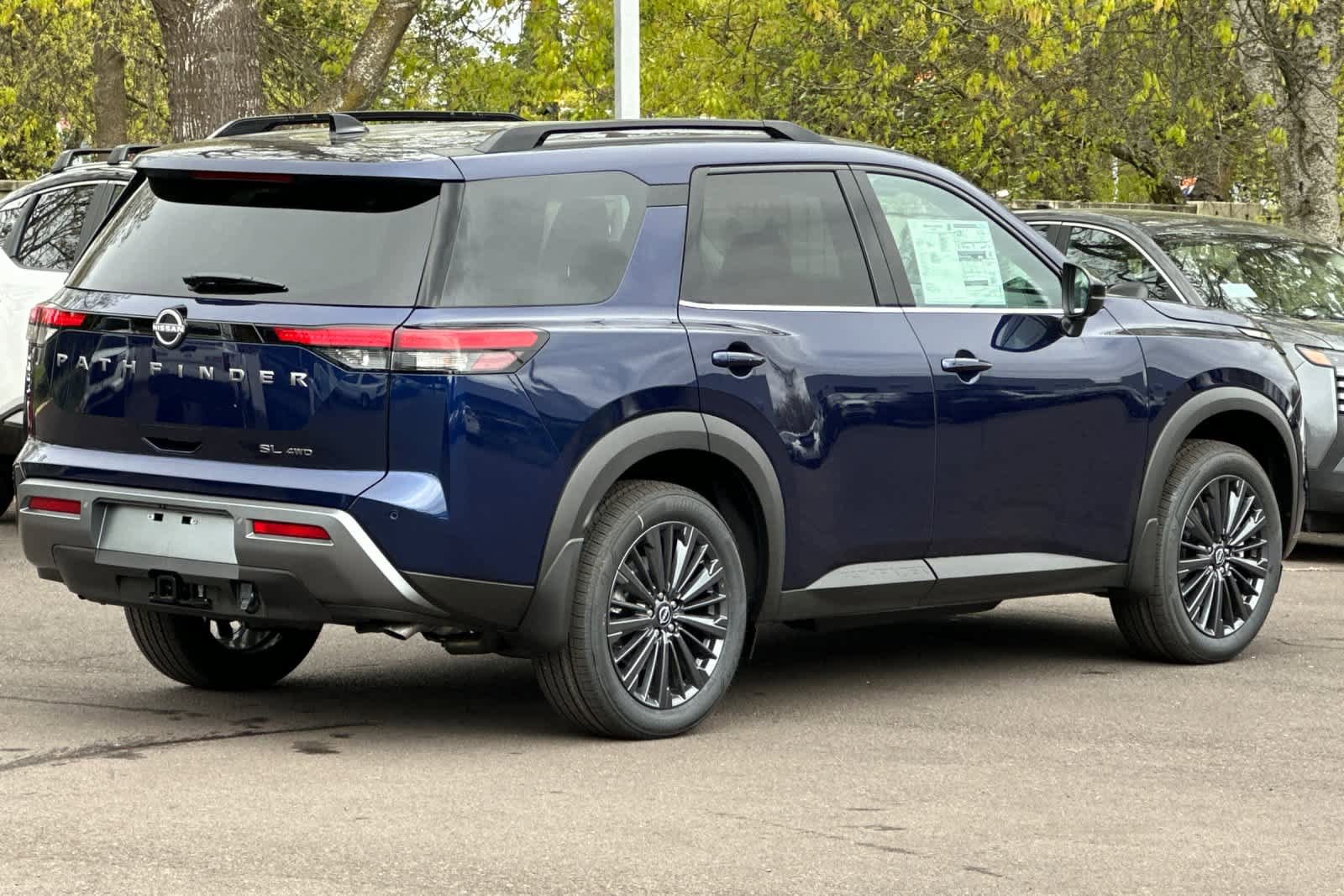New 2026 Nissan Pathfinder SL image 2