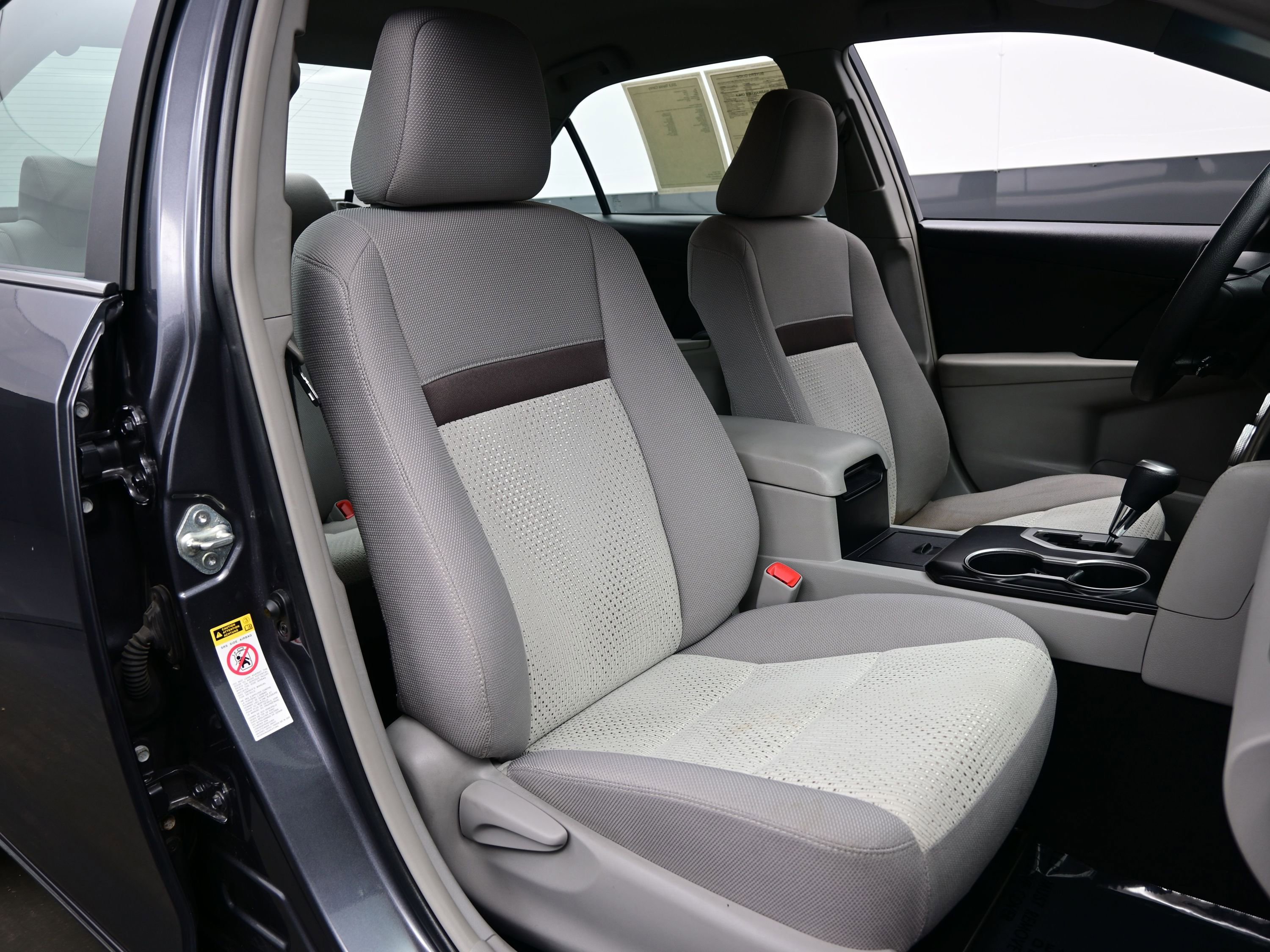 Used 2013 Toyota Camry LE image 12