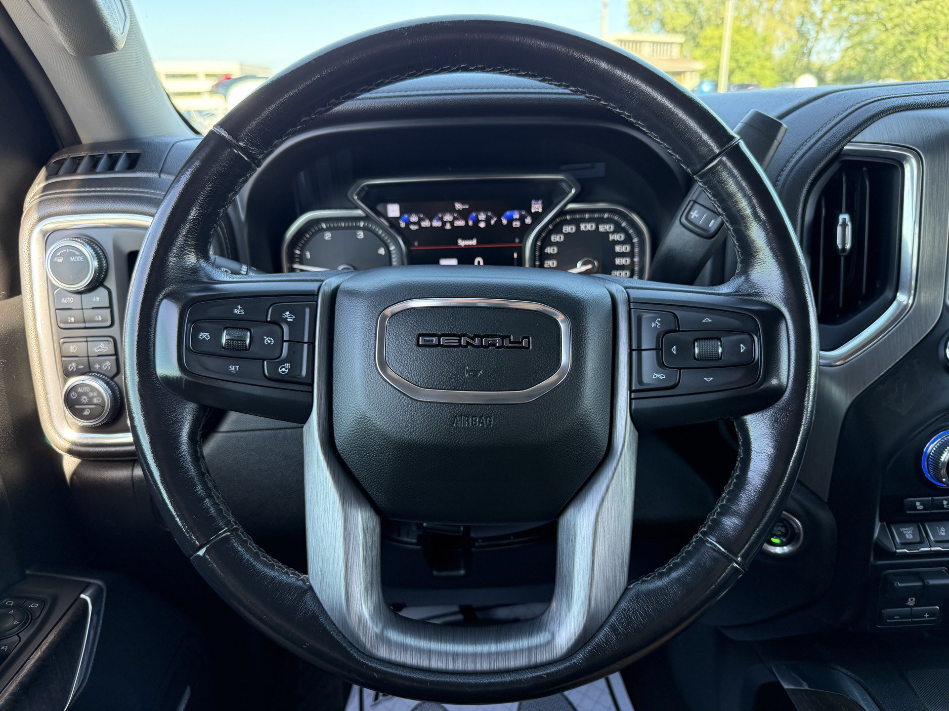 Used 2021 GMC Sierra 3500 Denali w/ Technology Package AWD/4WD image 21
