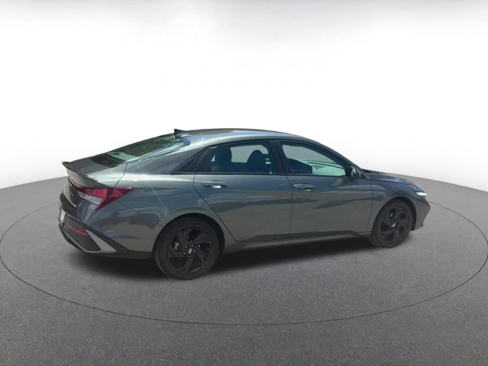 Used 2026 Hyundai Elantra Sport FWD image 15