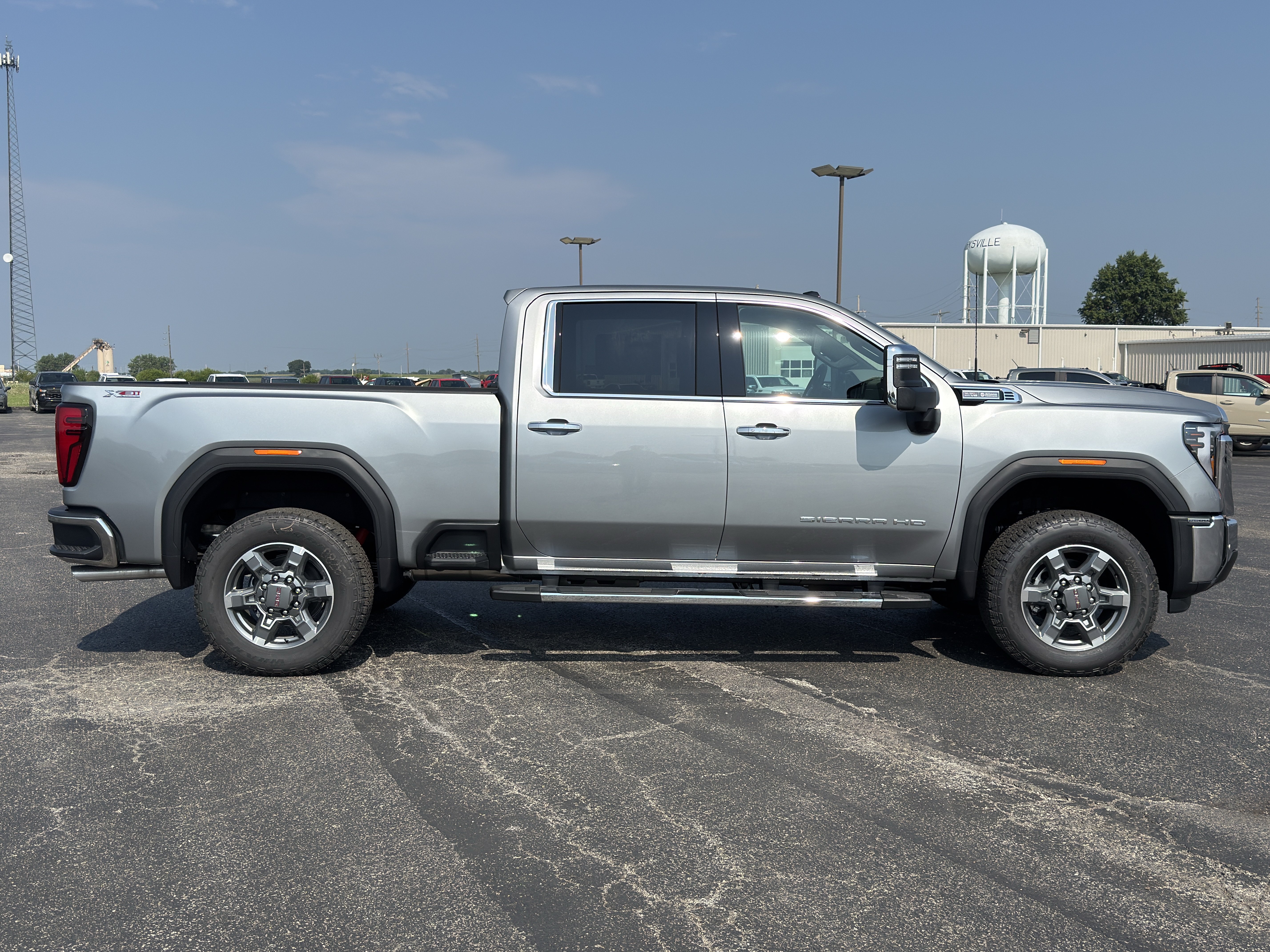 New 2026 GMC Sierra 2500 SLT w/ SLT Premium Package AWD/4WD image 4