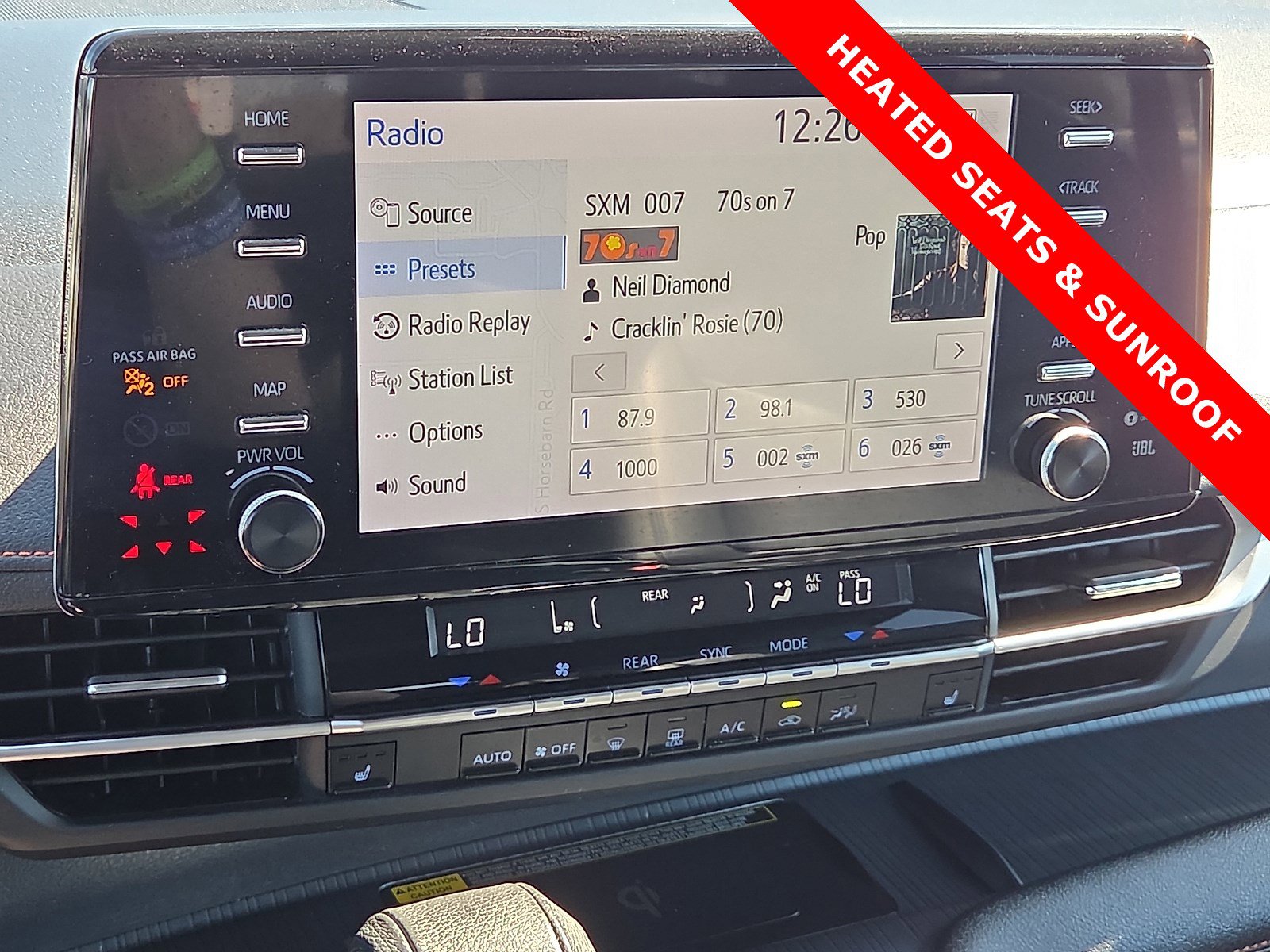 Used 2023 Toyota Sienna XSE w/ XSE Plus Package image 18