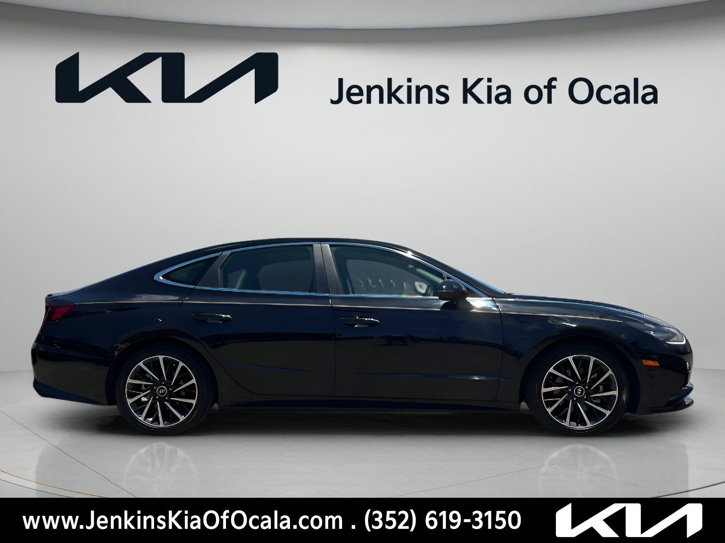 Used 2023 Hyundai Sonata Limited FWD image 2