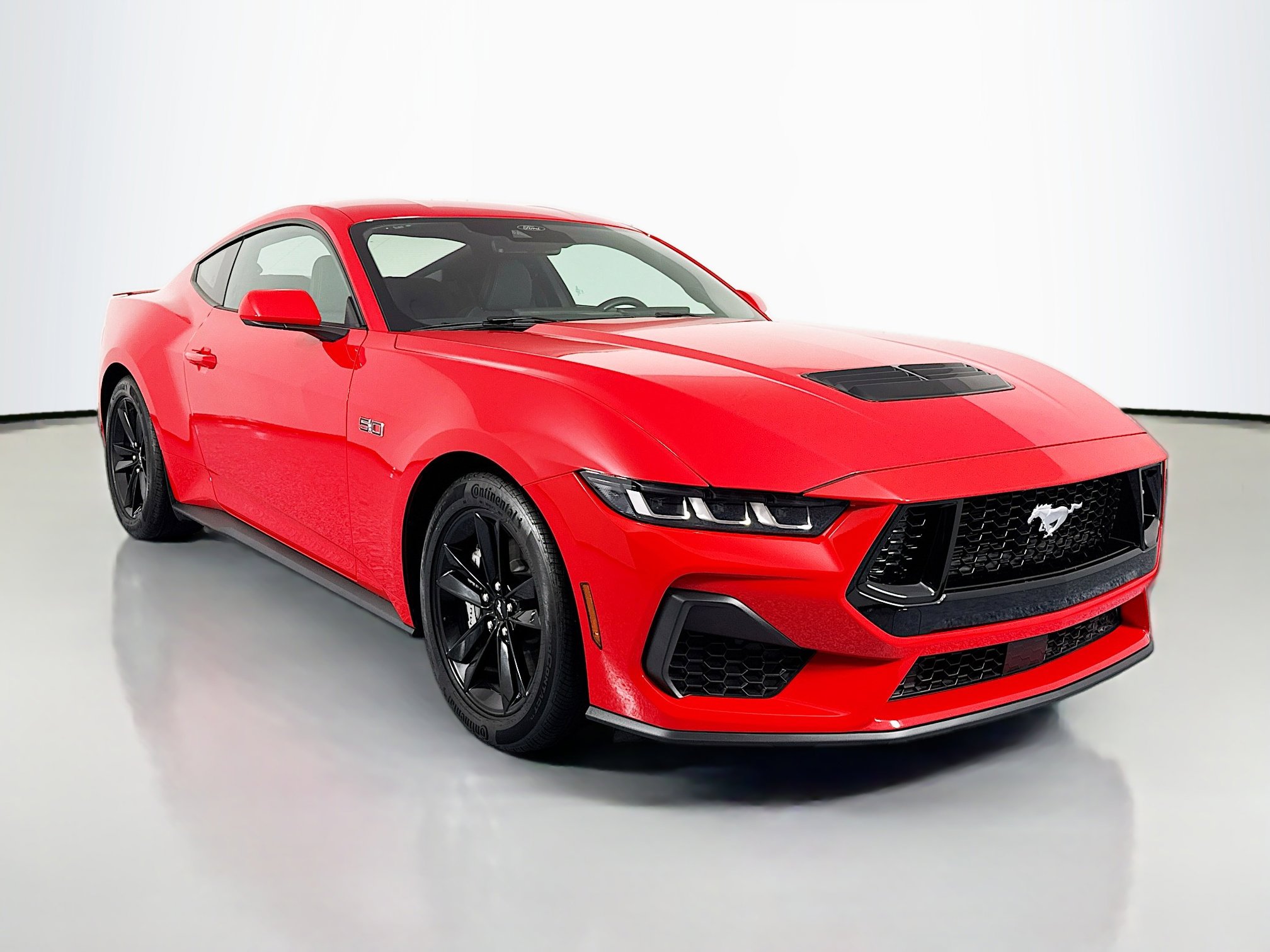 Used 2025 Ford Mustang GT image 3