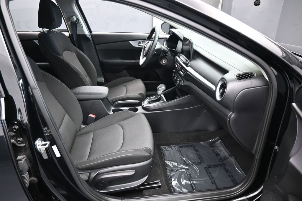 Used 2024 Kia Forte LXS w/ LXS Technology Package FWD image 35