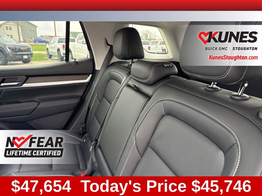 New 2026 GMC Terrain Denali w/ LPO, Black Badging Package AWD/4WD image 44