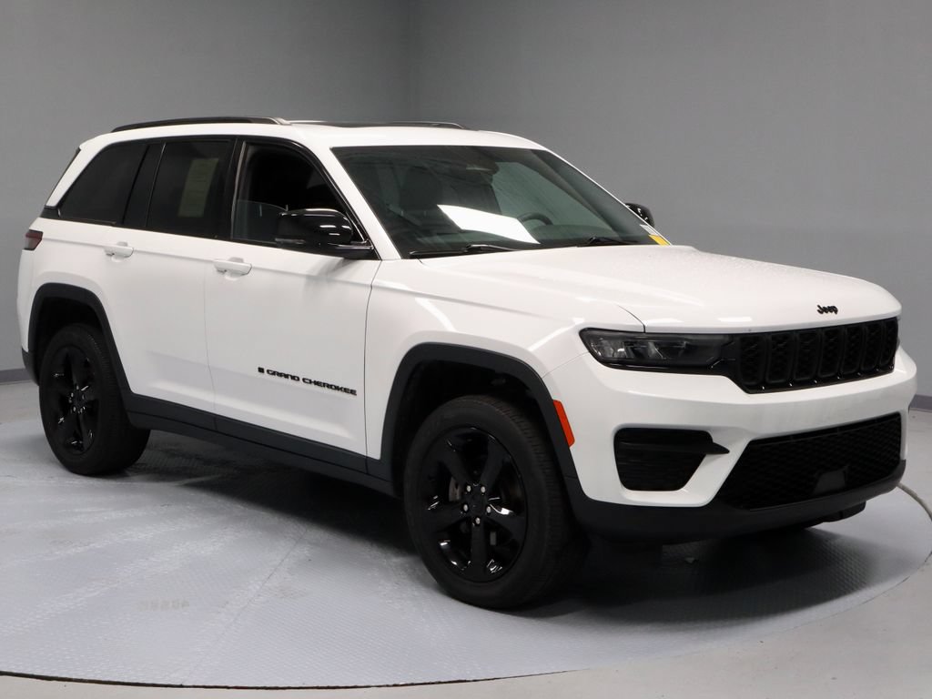 Used 2023 Jeep Grand Cherokee Altitude