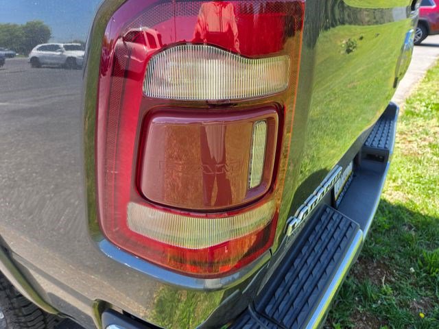 Used 2019 RAM 1500 Laramie AWD/4WD image 14