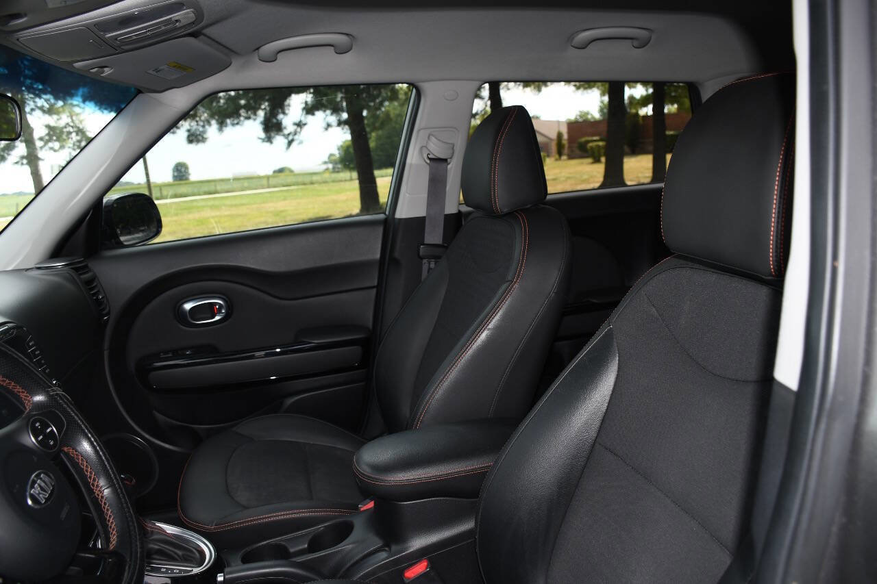 Used 2018 Kia Soul ! FWD image 12