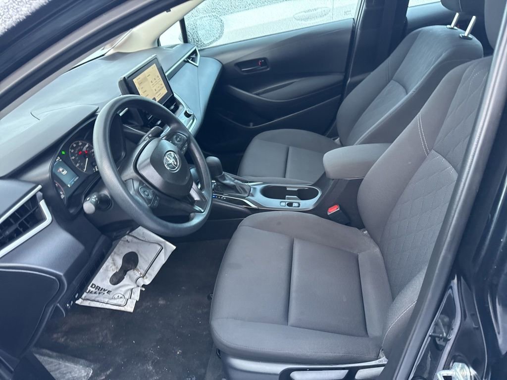 Used 2025 Toyota Corolla LE image 5