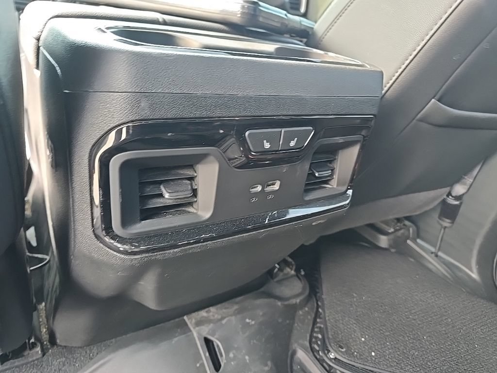 Used 2025 GMC Sierra 2500 AT4 AWD/4WD image 15