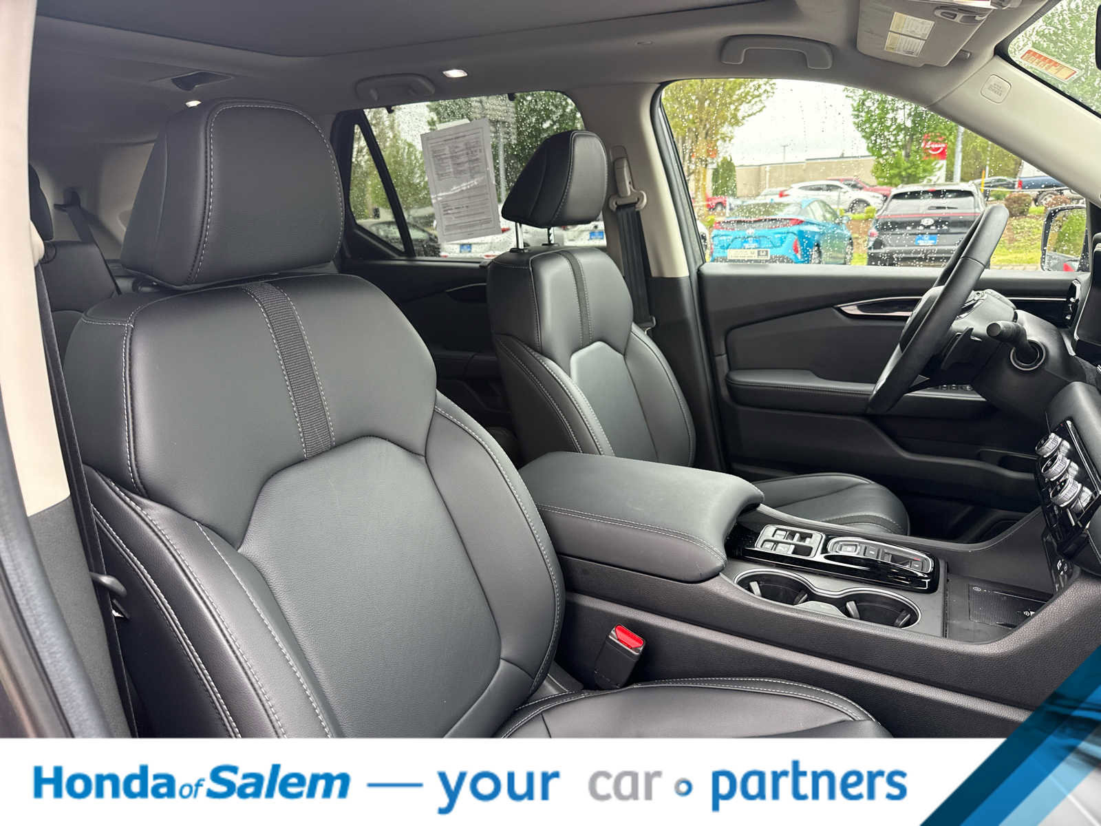 Used 2025 Honda Pilot Touring image 14