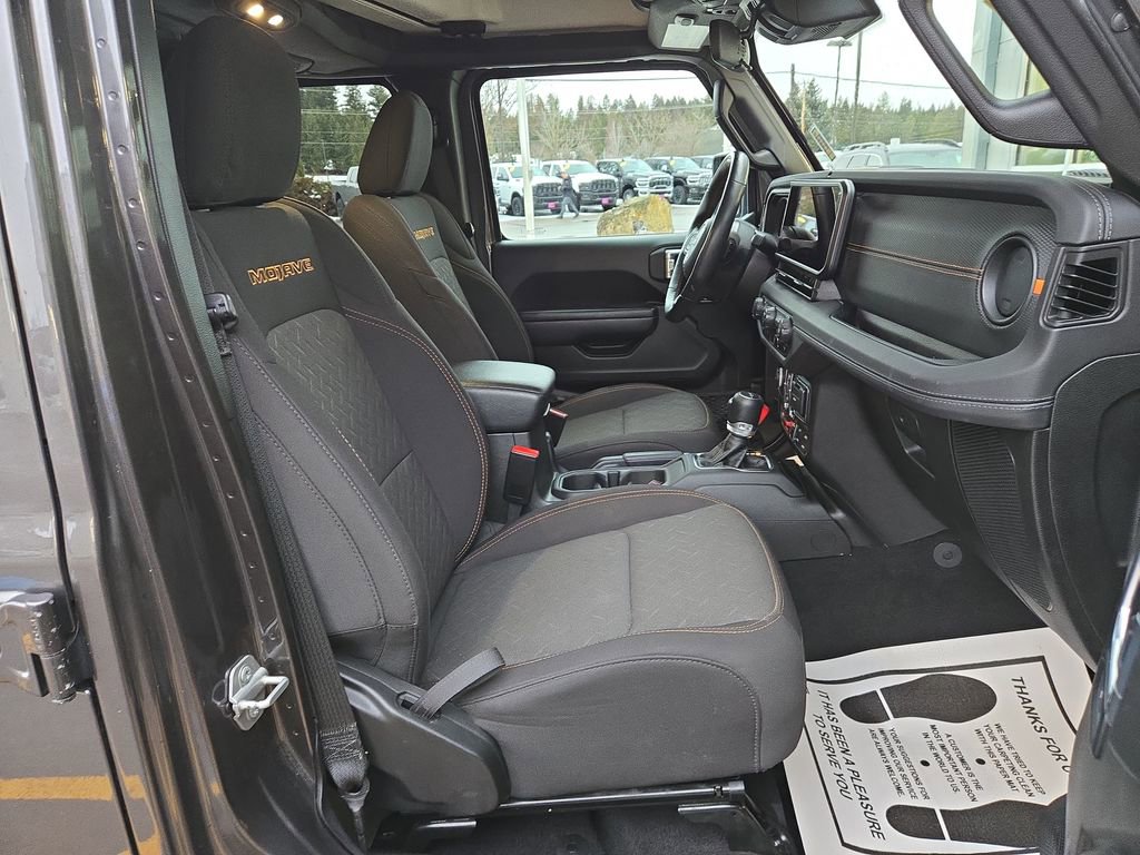 Used 2024 Jeep Gladiator Mojave w/ Convenience Group image 16