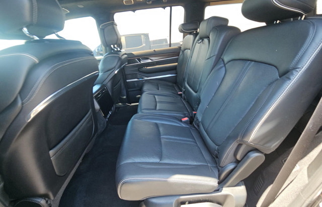 Used 2022 Jeep Grand Wagoneer Series II w/ Premium Group II AWD/4WD image 7