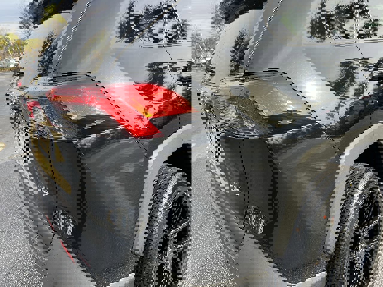 Used 2021 Toyota RAV4 XLE image 10