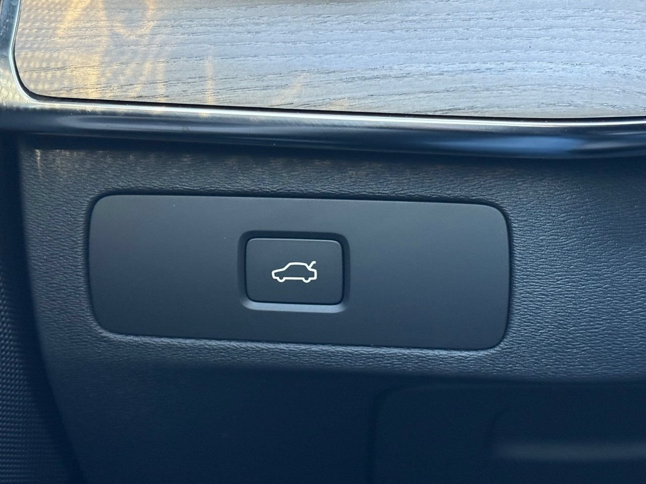 New 2026 Volvo XC90 B6 Plus AWD/4WD image 16