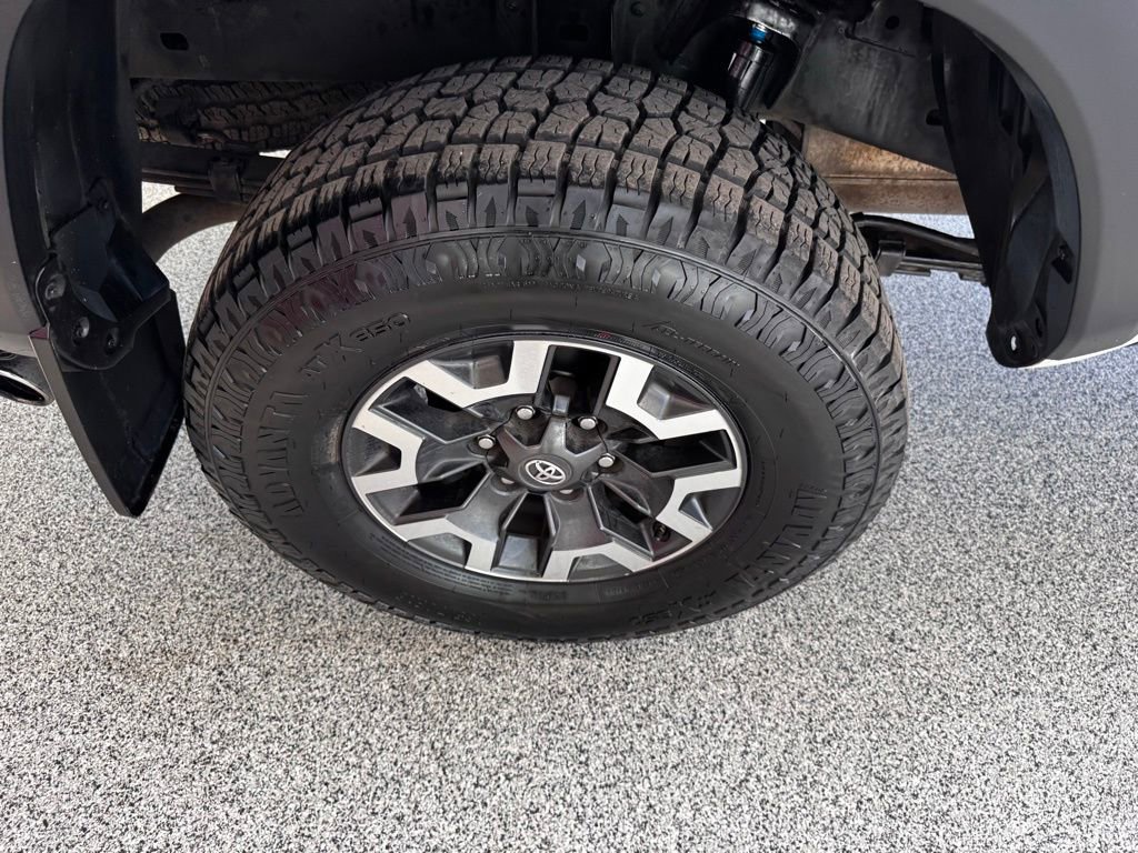 Used 2019 Toyota Tacoma TRD Off-Road image 8