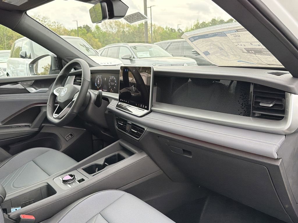 New 2026 Volkswagen Tiguan SE R-Line image 19