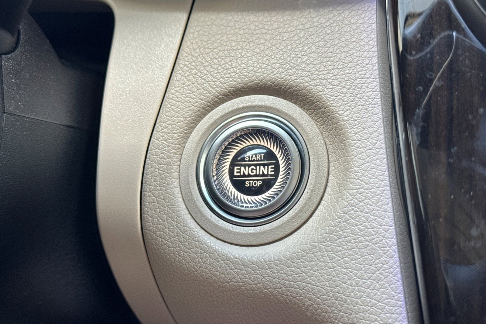Used 2022 Mercedes-Benz GLC 300 4MATIC image 35
