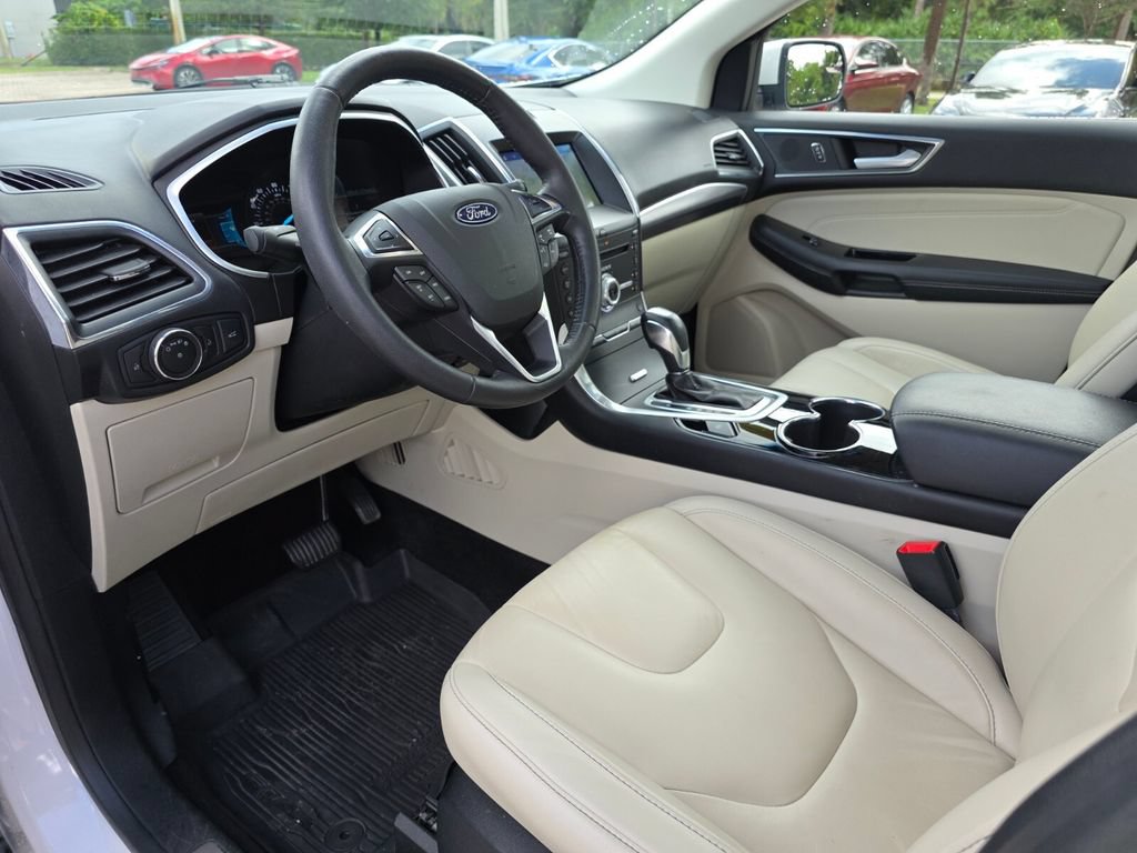 Used 2018 Ford Edge Titanium w/ Technology Package AWD/4WD image 27