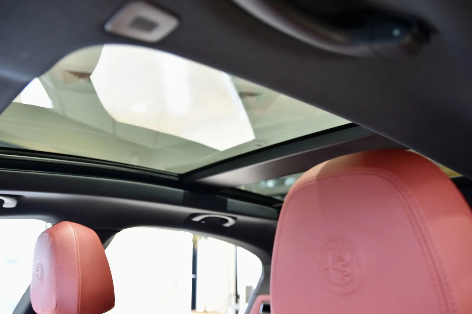 Used 2022 Alfa Romeo Stelvio Veloce AWD/4WD image 18