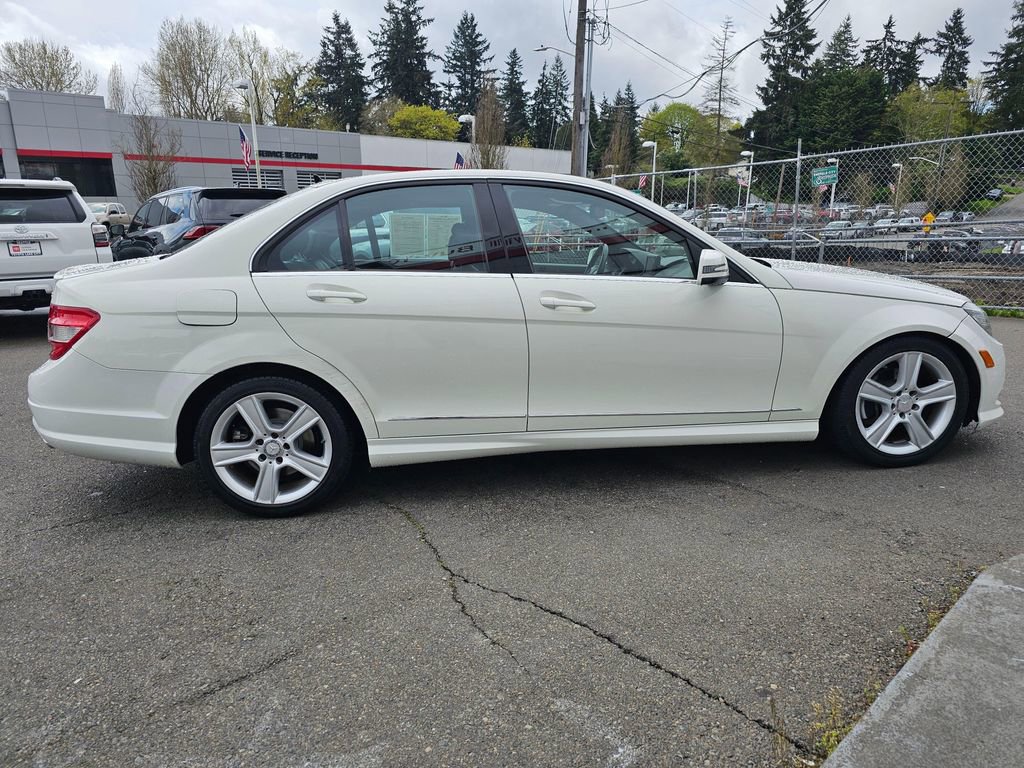 Used 2011 Mercedes-Benz C 300 4MATIC Sedan image 9