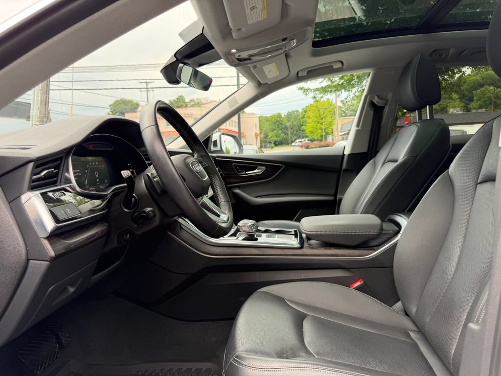 Used 2022 Audi Q8 Premium Plus AWD/4WD image 13