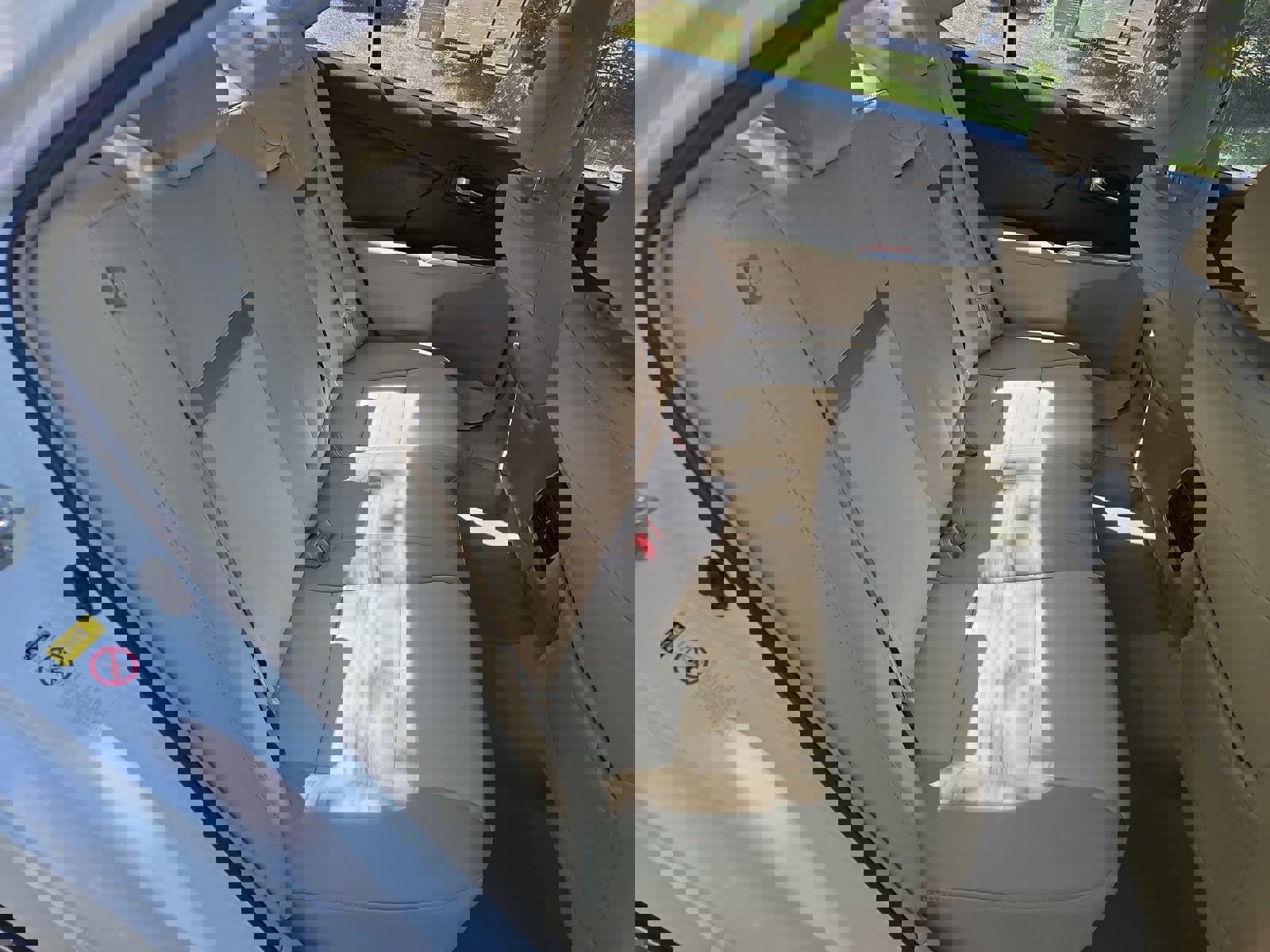 Used 2013 Toyota Camry XLE w/ Leather Pkg image 11