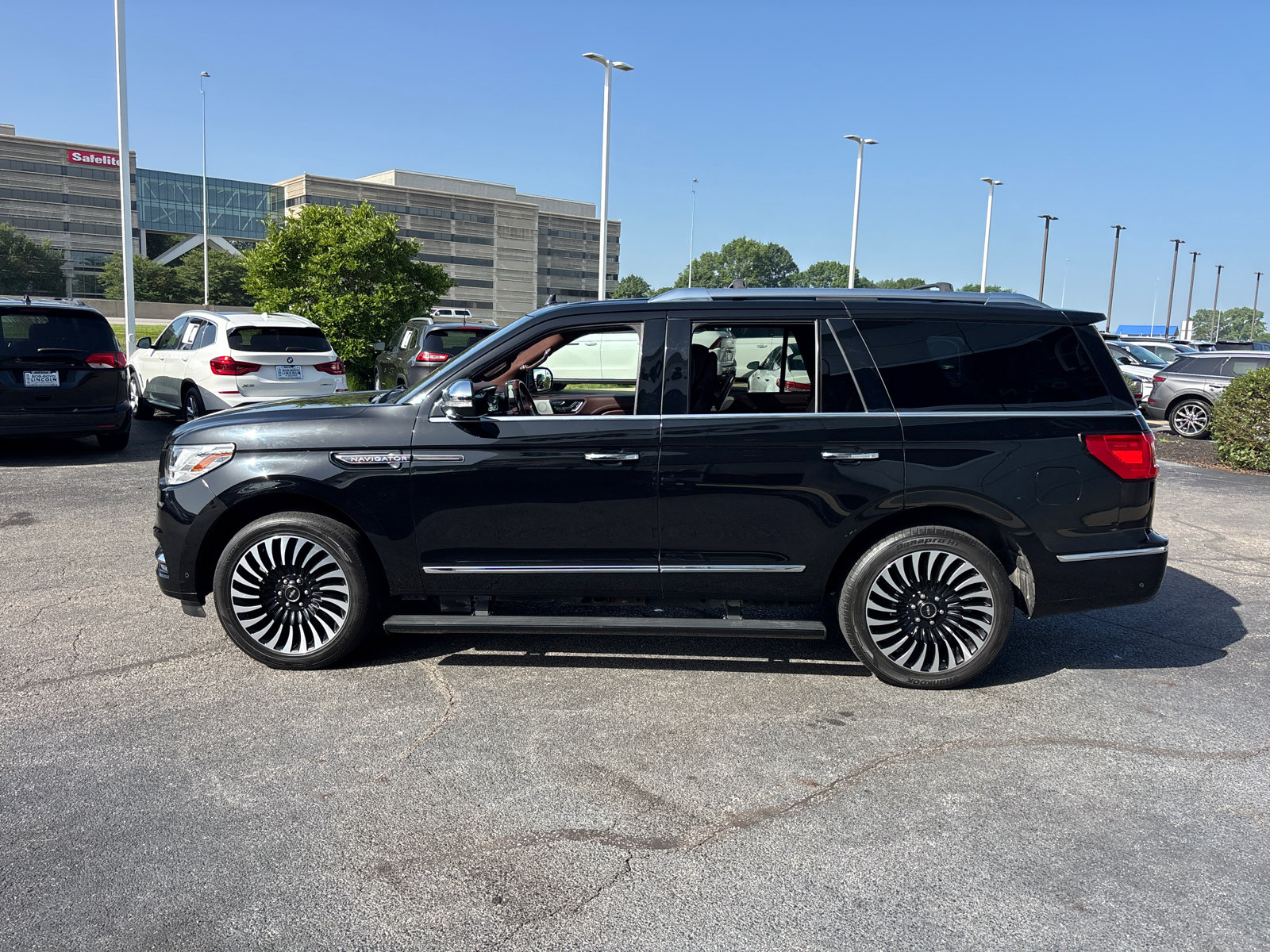 Used 2018 Lincoln Navigator Black Label w/ Cargo Package AWD/4WD image 4