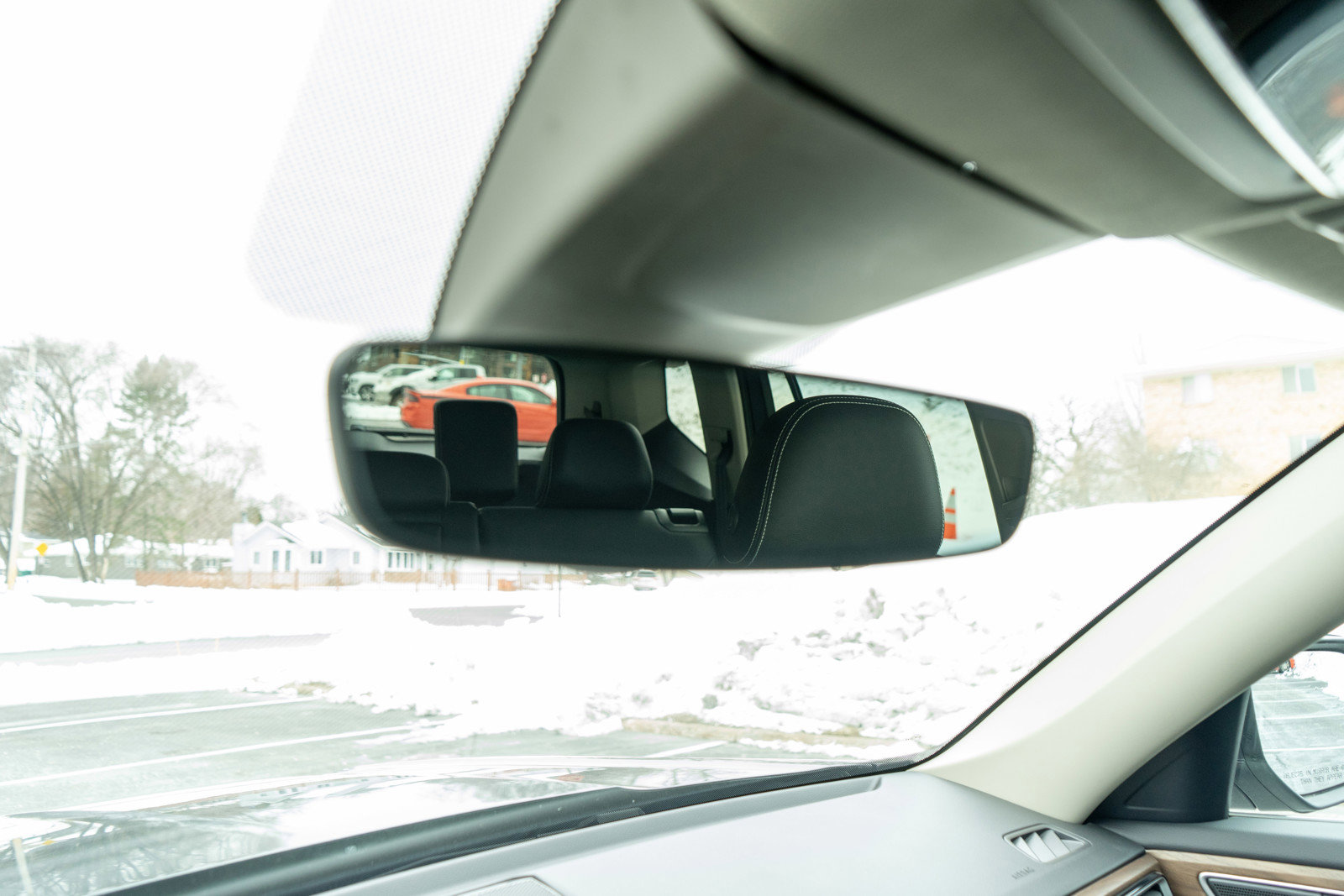 Used 2025 Volkswagen Atlas SE image 23