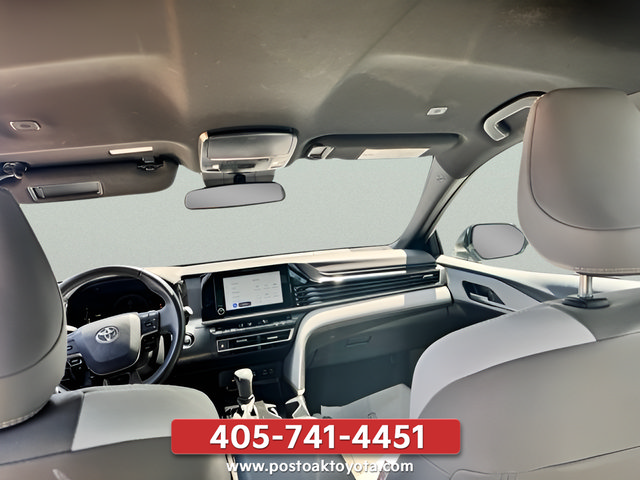 Used 2025 Toyota Camry SE FWD image 17
