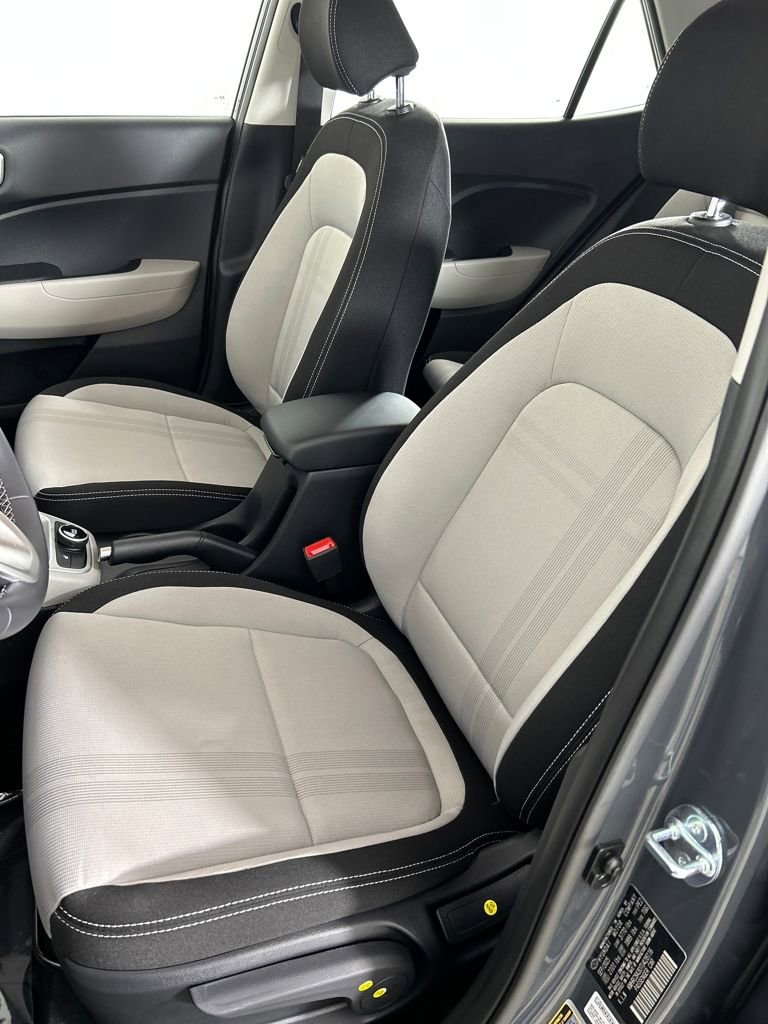 Used 2026 Hyundai Venue SEL FWD image 12