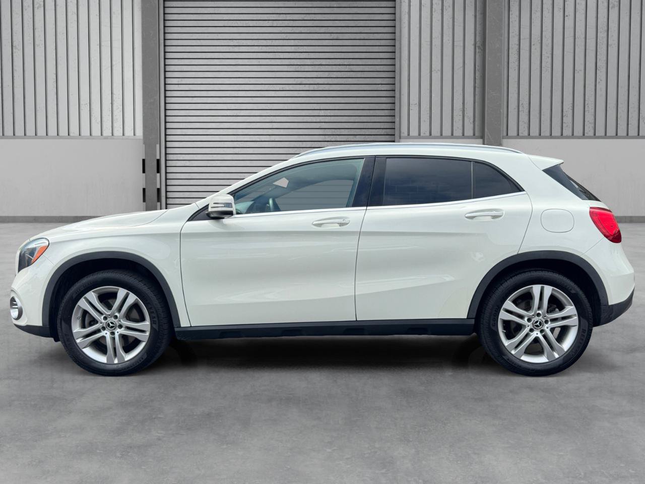Used 2018 Mercedes-Benz GLA 250 4MATIC image 2
