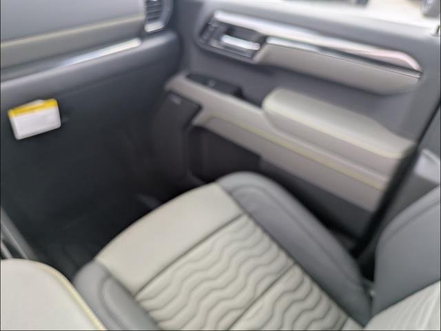 New 2026 Chevrolet Silverado 1500 ZR2 w/ LPO, Dark Essentials Package AWD/4WD image 19