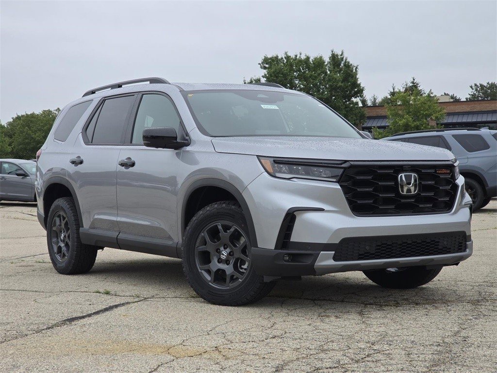 New 2025 Honda Pilot TrailSport image 2