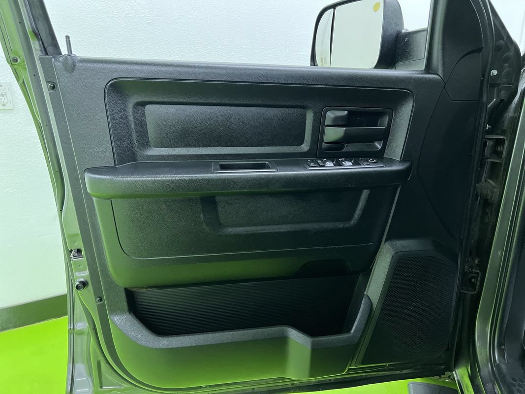 Used 2018 RAM 1500 Express RWD image 15