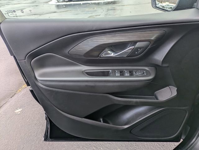 Used 2023 GMC Terrain SLE w/ Driver Convenience Package image 11