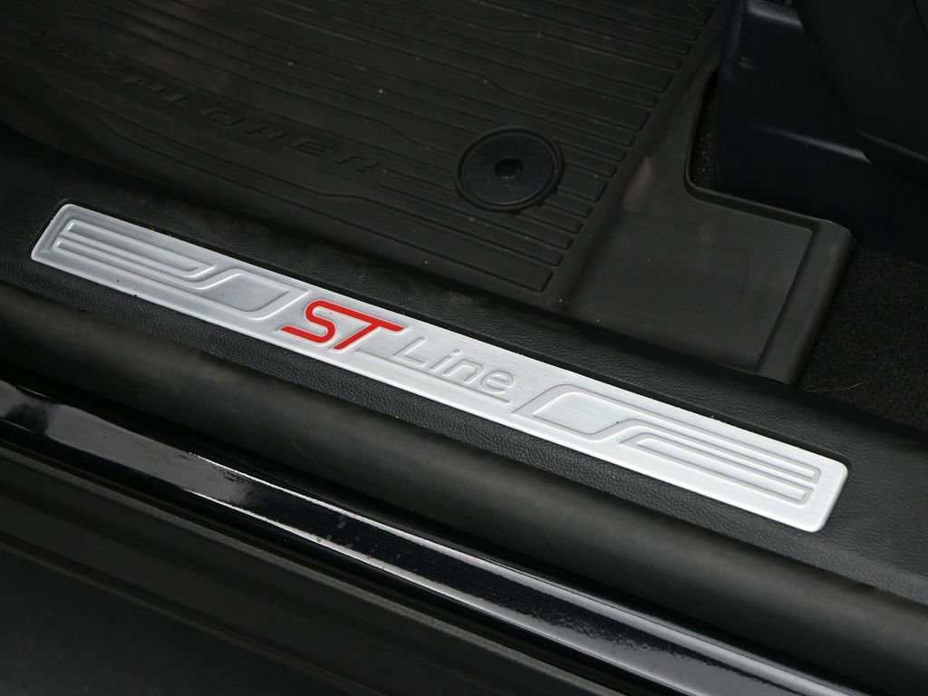 New 2025 Ford Explorer ST-Line w/ Premium Package image 17