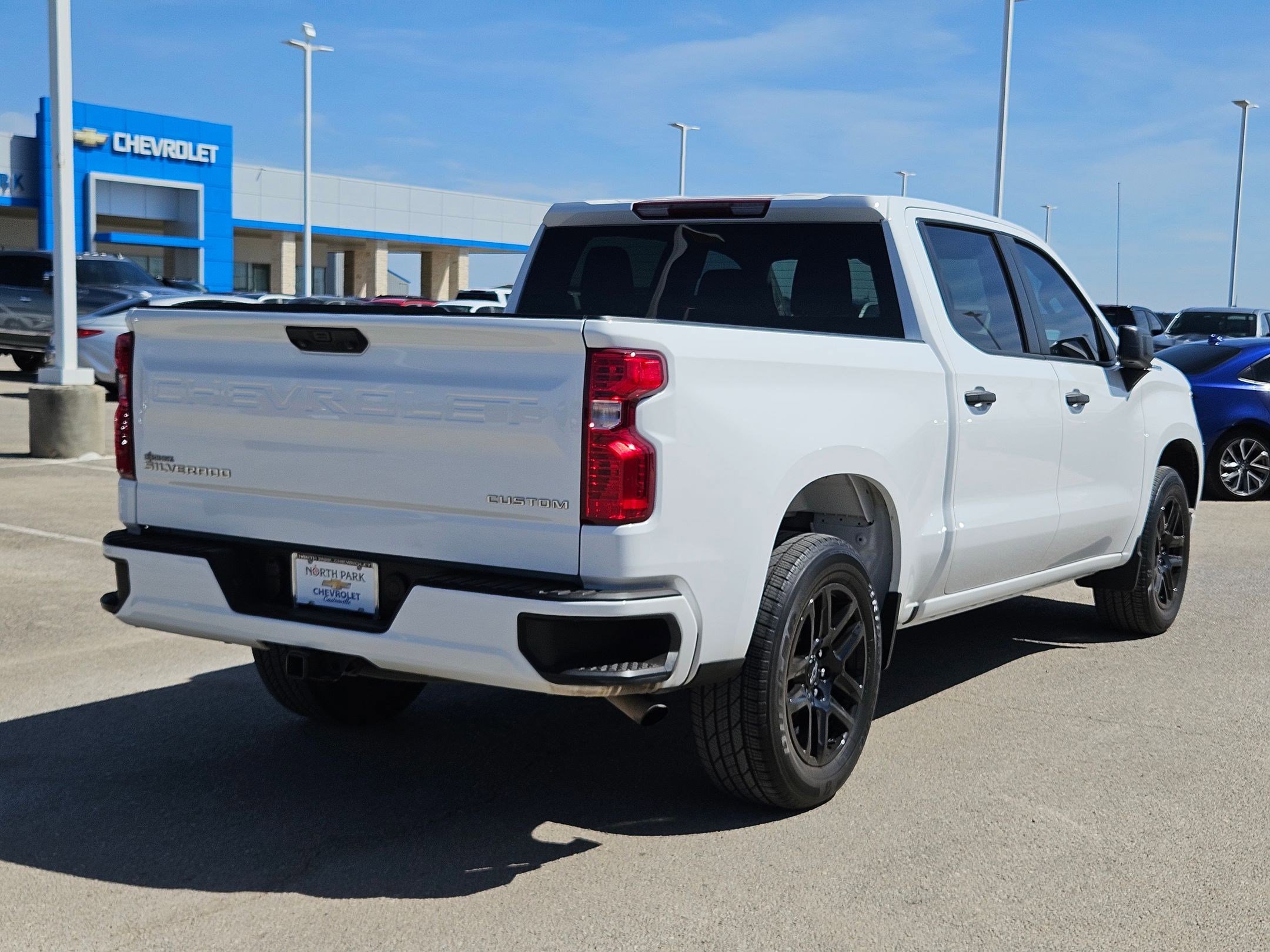 Used 2023 Chevrolet Silverado 1500 Custom image 3