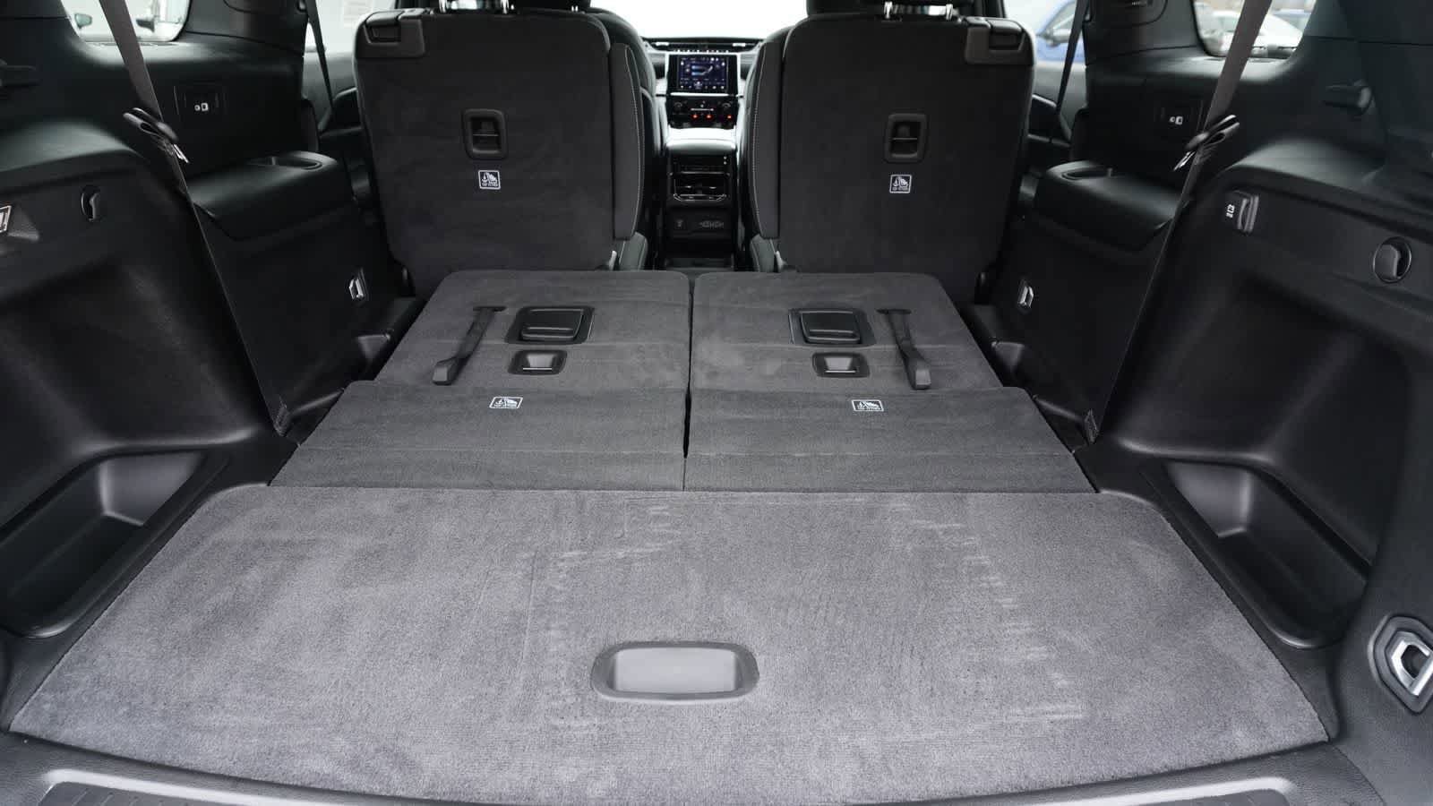 Used 2025 Jeep Grand Cherokee L Laredo w/ Luxury Tech Group I AWD/4WD image 23