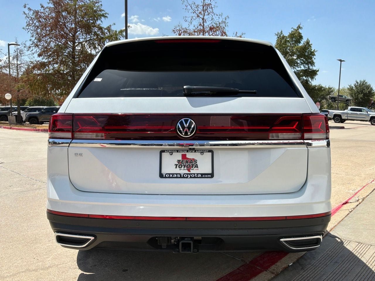 Used 2026 Volkswagen Atlas SE FWD image 7