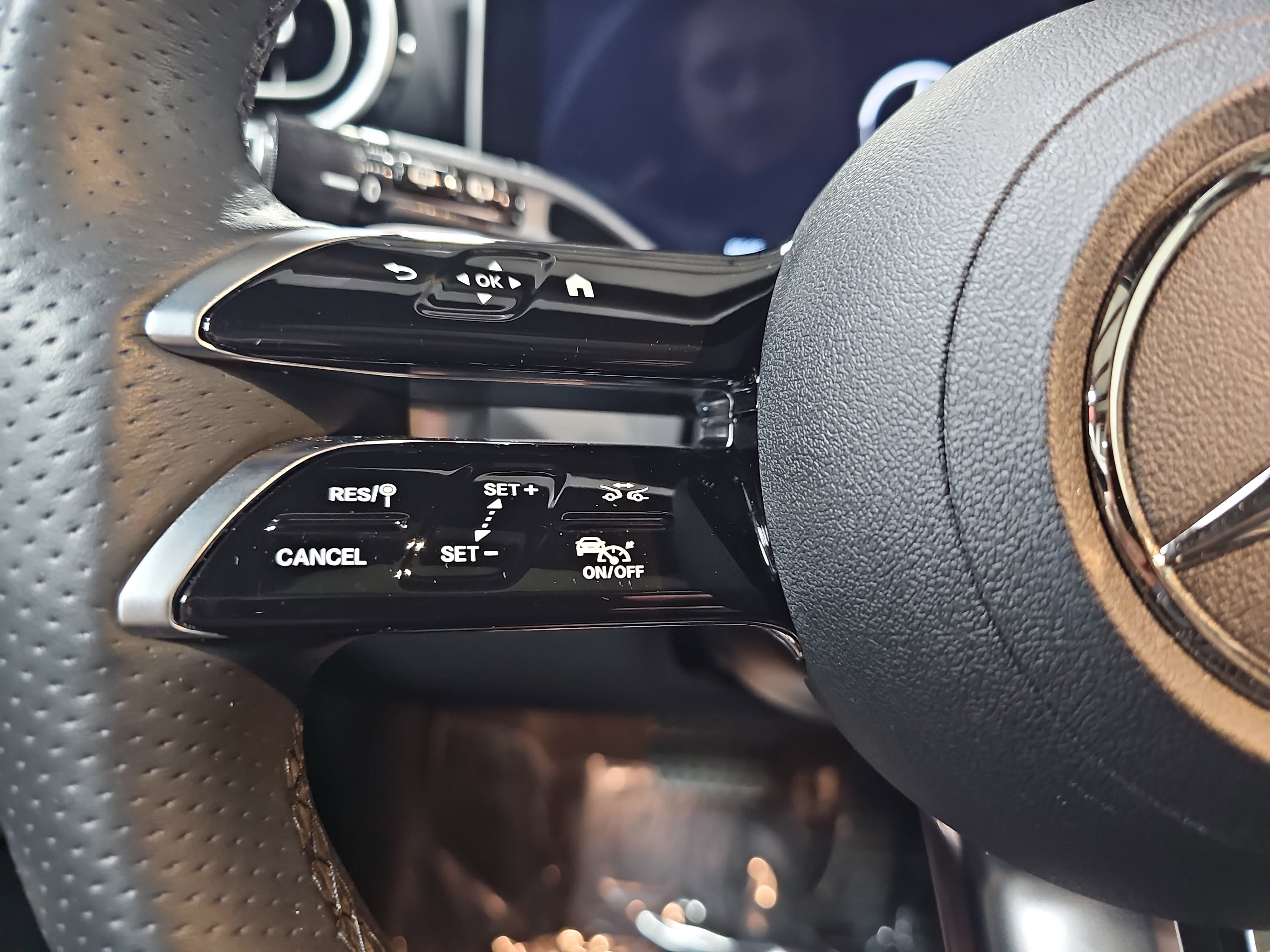 Certified 2024 Mercedes-Benz GLC 300 4MATIC image 19