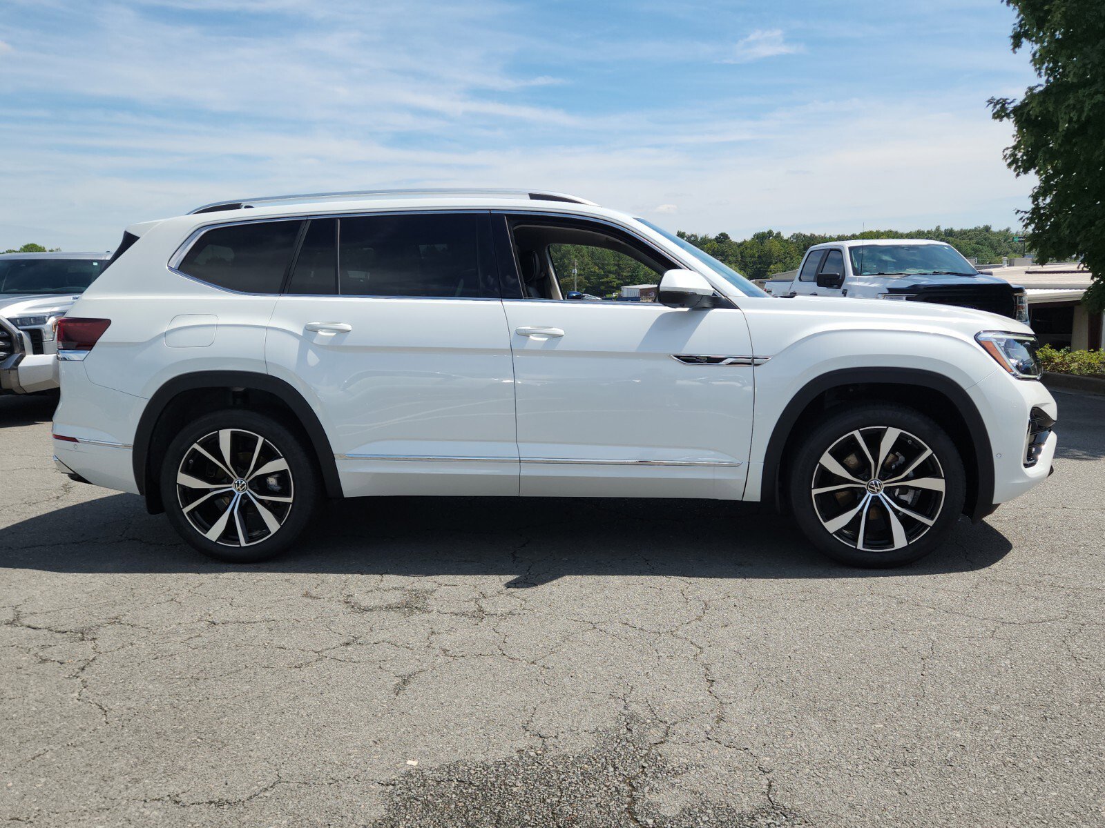 New 2026 Volkswagen Atlas SEL Premium R-Line video 2