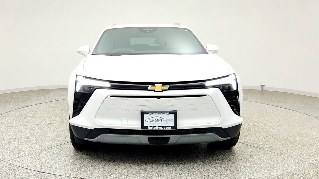 Used 2024 Chevrolet Blazer EV LT AWD/4WD image 2