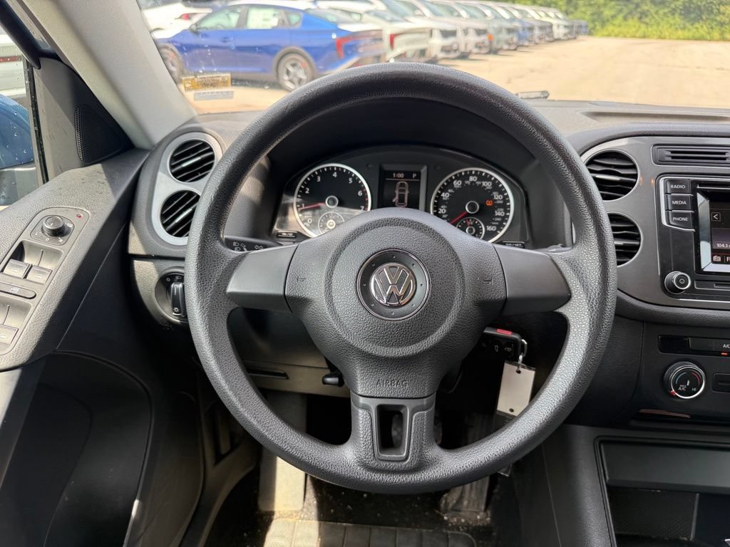 Used 2017 Volkswagen Tiguan Limited w/ Alloy Wheels Package FWD image 21
