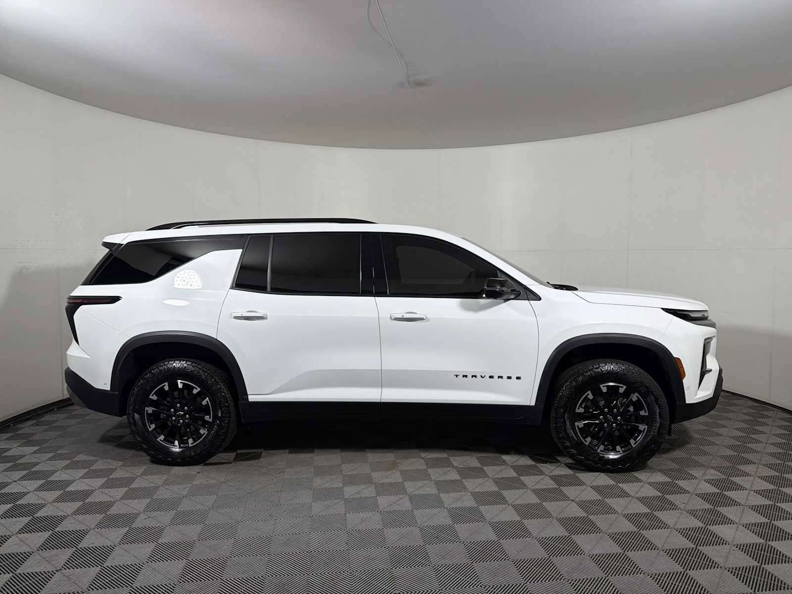Used 2024 Chevrolet Traverse Z71 w/ Enhanced Driving Package AWD/4WD image 7