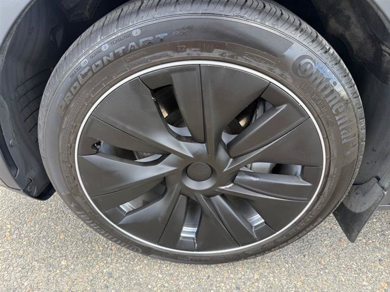 Used 2024 Tesla Model Y Long Range AWD/4WD image 8