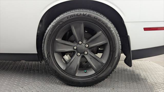 Used 2021 Dodge Challenger SXT image 29