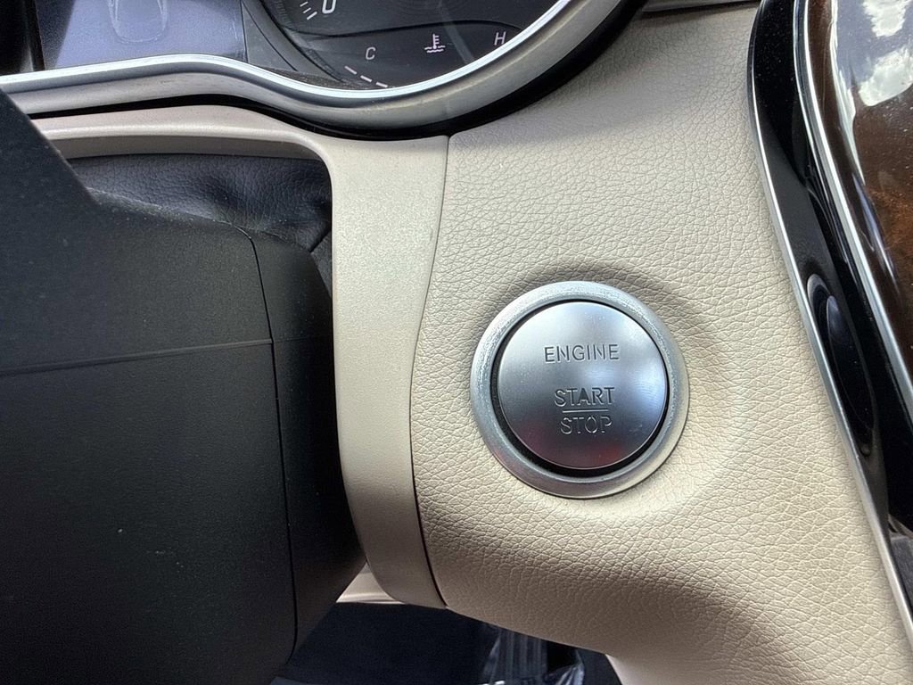 Used 2018 Mercedes-Benz C 300 Sedan image 35