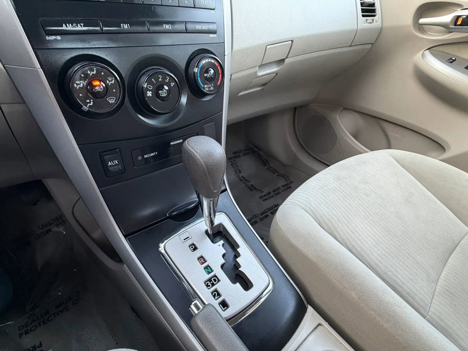 Used 2010 Toyota Corolla LE FWD image 17